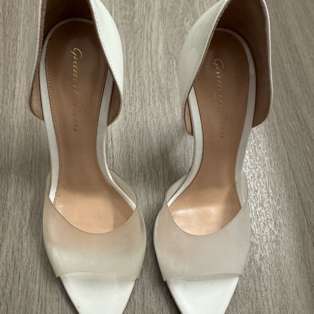 Gianvito Rossi White Heels with Sleek Design